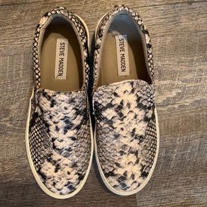 STEVE MADDEN || snake shoe